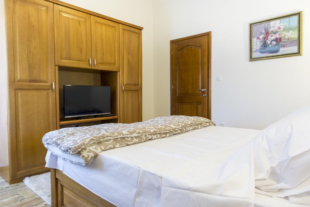 Lux Fabris
