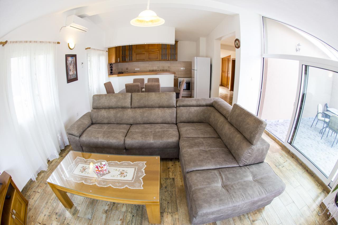 Lux Fabris Apartman *