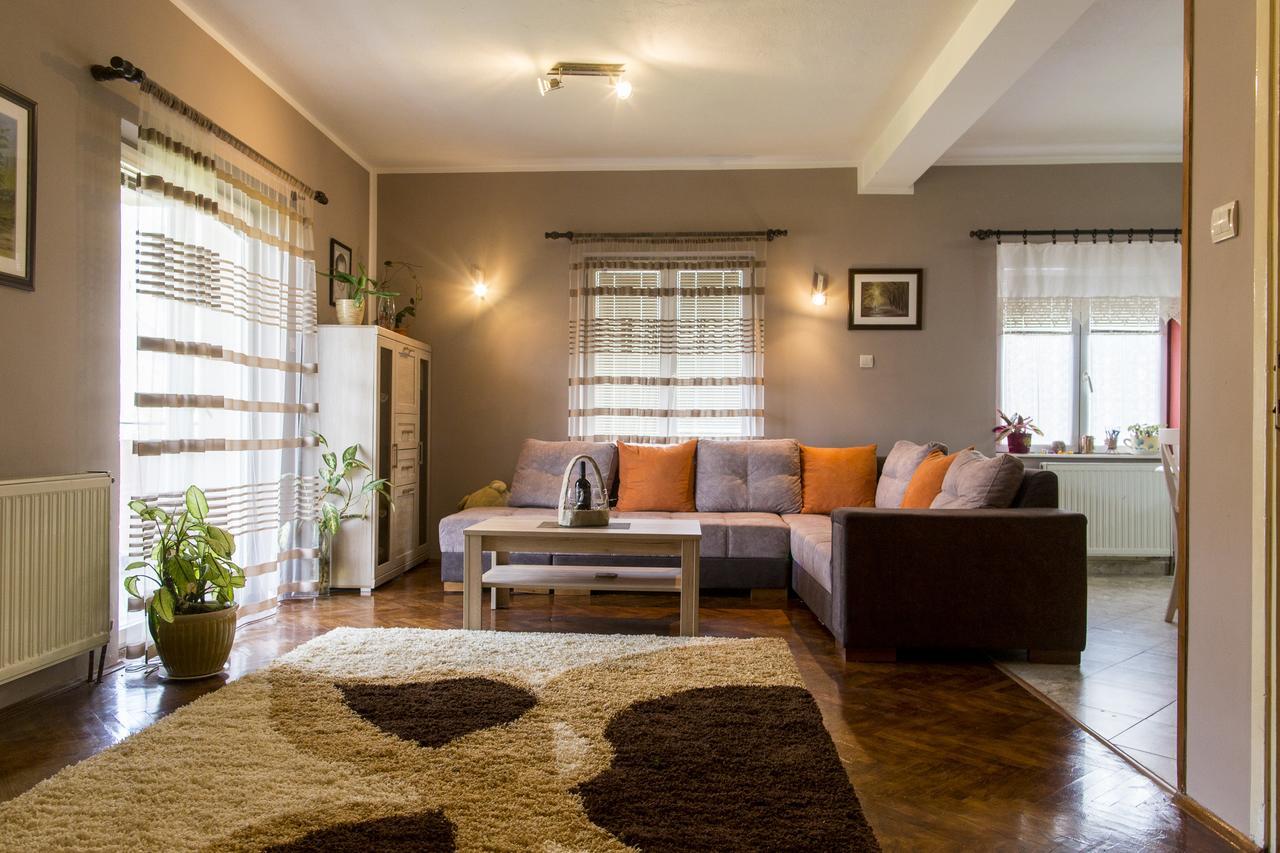 Lux Fabris